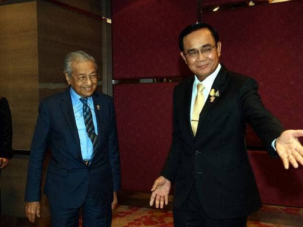 Dr Mahathir hadiri Sidang Kemuncak Asean ke-35.