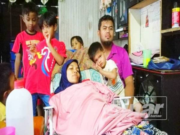 Maziah hanya mampu terlantar dan suaminya pula terpaksa cuti tanpa gaji untuk menjaganya dan anak-anak mereka.