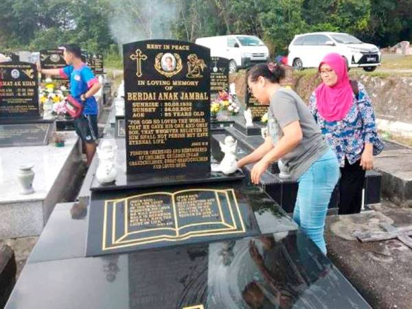 Foto: Facebook 'Bila Cikgu Emmet Menulis'