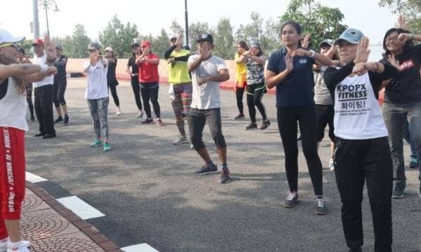 Wendy (dua dari kanan) pada program berkenaan.