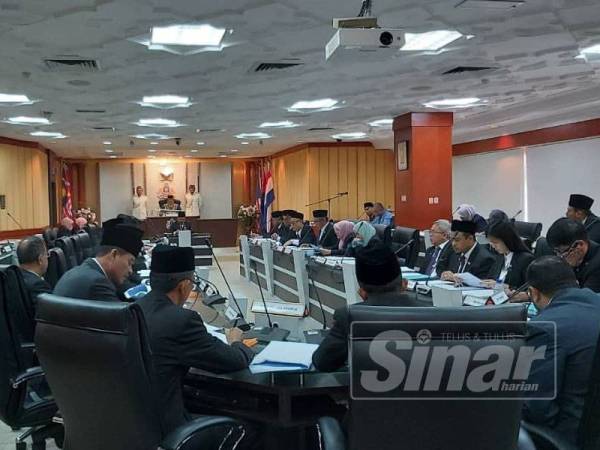 Situasi ketika pembentangan Mesyuarat Penuh Bilangan ke-10 Tahun 2019 MBJB di Dewan Inai Merah Bangunan MBJB kelmarin.