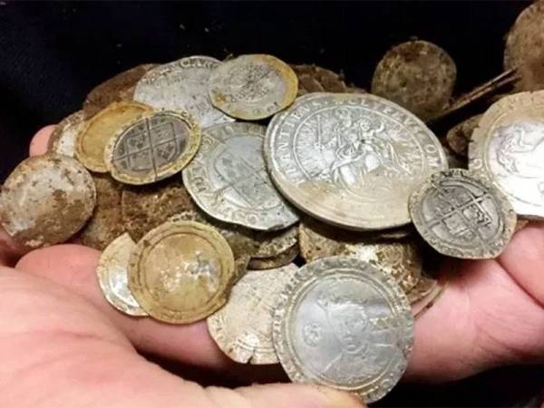 Inilah syiling yang ditemui Raynard dan rakannya yang boleh mencecah sehingga RM529,538.49