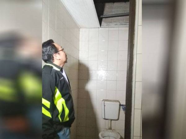 Kamaluddin melihat laluan rahsia yang digunakan wanita warga Vietnam itu untuk meloloskan diri di dalam sebuah bilik rahsia di pusat hiburan berkenaan.