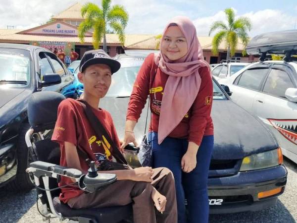 Norhazalina setia menyokong minat suaminya walaupun terpaksa memandu jauh.