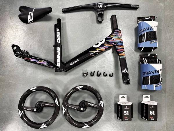 SALAH satu daripada model Bike8 yang telah dileraikan setiap komponen.