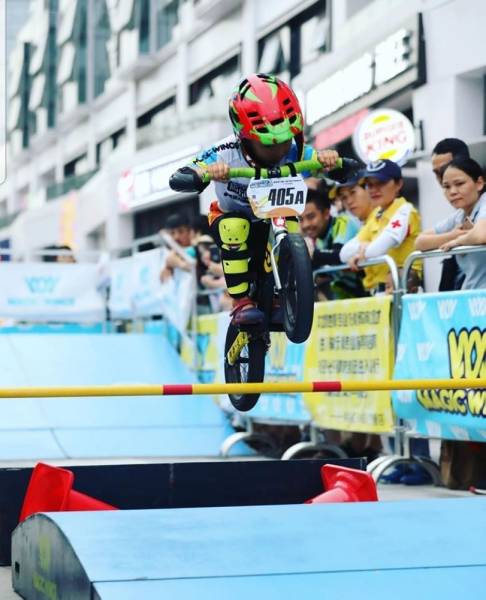 


PUSHBIKE merupakan salah satu sukan yang boleh dipupuk sejak dari usia muda.