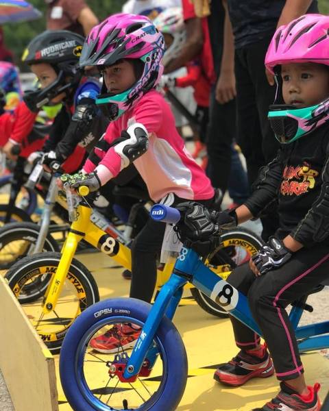 PENYERTAAN Pushbike Race membabitkan peserta seawal usia dua hingga tujuh tahun.