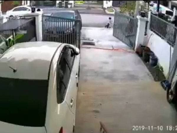 Rakaman kejadian tular di laman sosial.