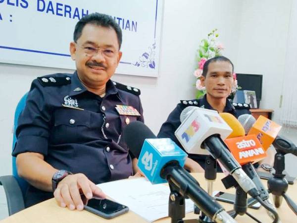 Mustafa pada sidang media di IPD Pontian semalam.