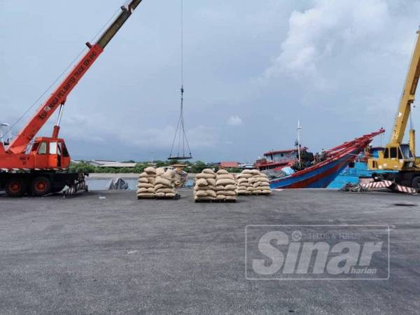 Maqis menahan 20 kontena dalam pemeriksaan terbabit.