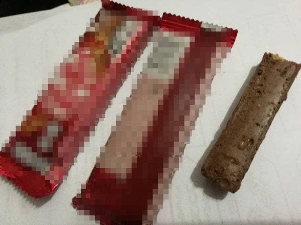 Coklat yang dibeli belum melepasi tarikh luput dan jelas tertera di bungkusan tarikh luputnya adalah pada 1 Januari 2020.