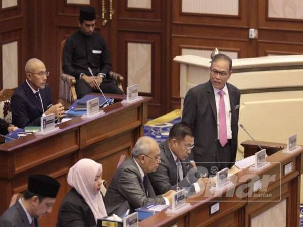 Wan Rosdy pada sidang DUN hari ini.