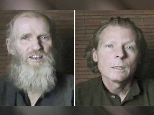 King (kiri), dari Pennsylvania dan Weekes dari New South Wales diculik di luar kampus Universiti Amerika di Kabul tiga tahun lalu.