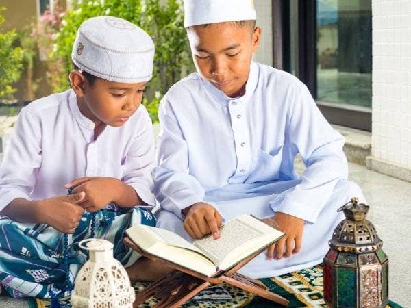 SURAH al-Fatihah sesuai dibaca pada bila-bila masa, selain waktu solat.