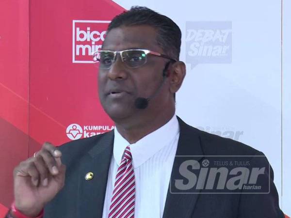 Rayer dalam program Debat Sinar Harian yang membawa tajuk ‘Malaysia Baharu: Pemimpin Tak Amal Politik Matang?’ di Dewan WUI, Kompleks Kumpulan Media Karangkraf di sini malam ini. -Foto Sinar Harian