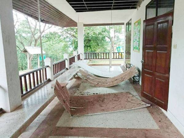 Sebuah sekolah di daerah Bor Kluea, Nan mengalami kerosakan susulan gempa yang menggegarkan Laos berhampiran sempadan Thailand.