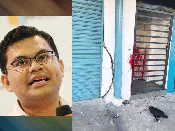 Tompokan cat merah dan juga bangkai ayam yang kelihatan di pusat khidmat berkenaan. (Gambar kecil: Akmal Nasir)