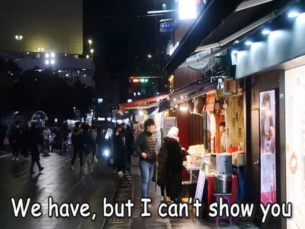 Terdapat juga beberapa peniaga yang turut memberi kerjasama dengan menyatakan status makanan yang mereka jual sama ada halal mahupun tidak