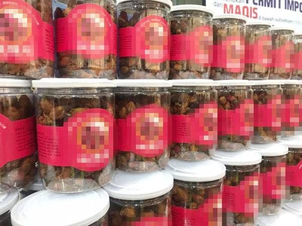 514 botol mengandungi putik bunga kering yang dirampas.