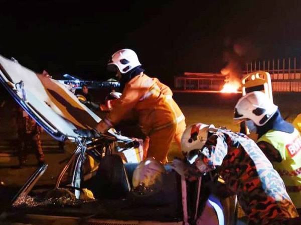 Latihan simulasi menguji keupayaan dari segi koordinasi semua unit-unit dalam JBPM Perak. - Foto JBPM Perak
