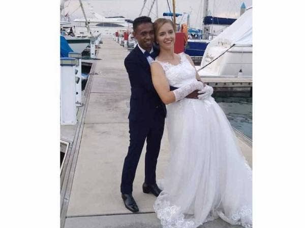 Marselinus bersama isterinya Marie.