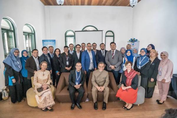 DR Dzulkefly bersama sebahagian wakil terlibat dalam kempen Kami #PilihSihat.