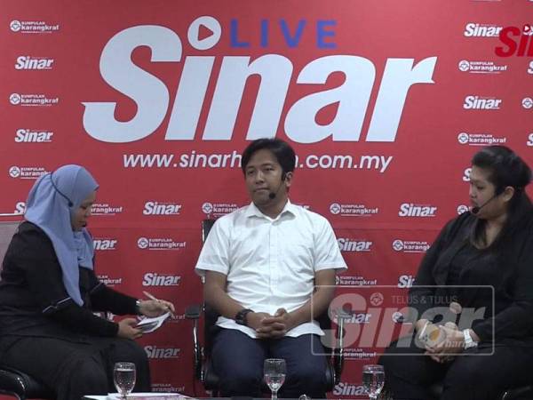 Program Sinar Live bertajuk Dua kem PKR semakin bergolak? di Komplek Kumpulan Media Karangkraf di sini hari ini.