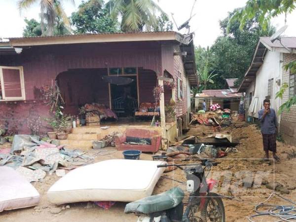 Antara rumah-rumah penduduk yang terkesan akibat bencana banjir