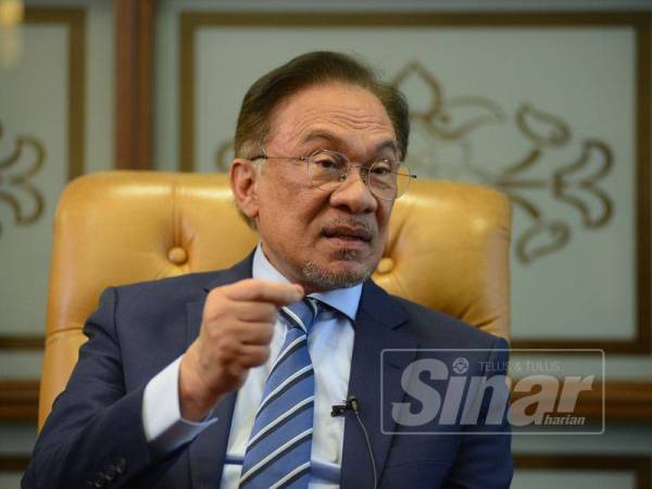 Wawancara eksklusif Anwar bersama Sinar Harian di Bangunan Parlimen di sini semalam. - Foto Sinar Harian MOHD IZARI ROSLI