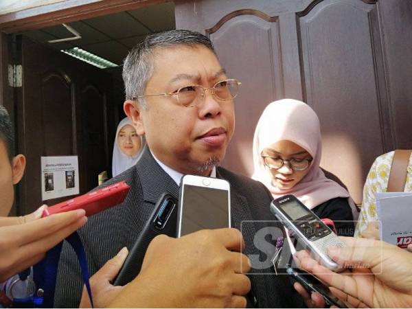 Timbalan Pendakwa Raya Azhar Mokhtar ketika ditemui pemberita hari ini.