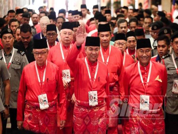 Upacara perasmian Perhimpunan Agung UMNO disempurnakan oleh Presidennya, Datuk Seri Dr Ahmad Zahid Hamidi di Pusat Dagangan Dunia Putra (PWTC), di sini hari ini. - Foto Sinar Harian ZAHID IZZANI