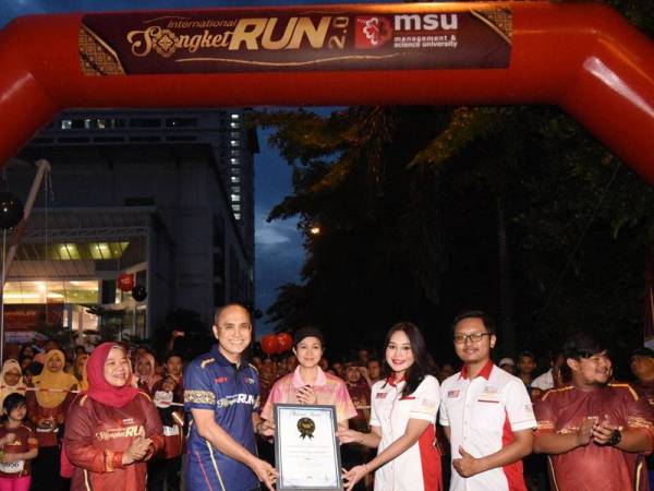 Penganjuran yang disertai seramai 4868 peserta ini turut disenaraikan dalam Malaysia Book of Record(MBR) sebagai The Largest Participation In A Songket Running Event.