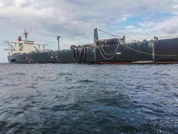 APMM Kuala Kurau sedang mengesan sebuah kapal yang dilaporkan berlabuh tanpa kebenaran.