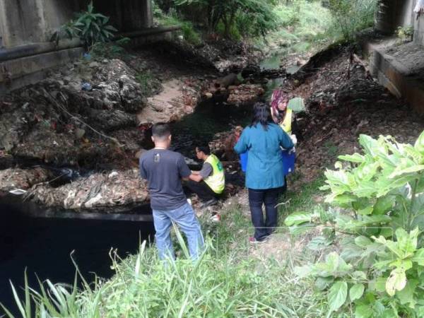 Pihak penguat kuasa sedang membuat pemeriksaan di kawasan terlibat.