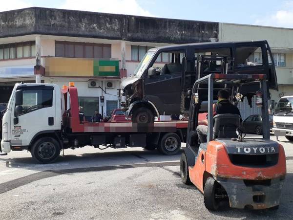 Tindakan dikenakan kepada pengusaha dan pemilik kereta yang degil yang bertindak meletakkan kenderaan usang mereka sewenangnya.