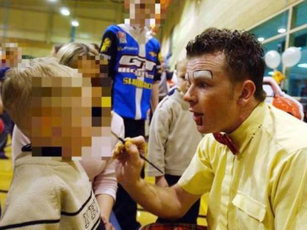 Robert Jamieson dihukuman penjara 14 tahun selepas didapati bersalah merogol seorang gadis.