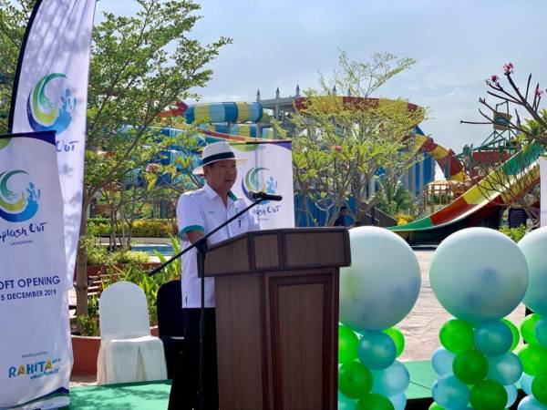 Halim ketika menyempurnakan pra pelancaran Splash Out Langkawi hari ini.