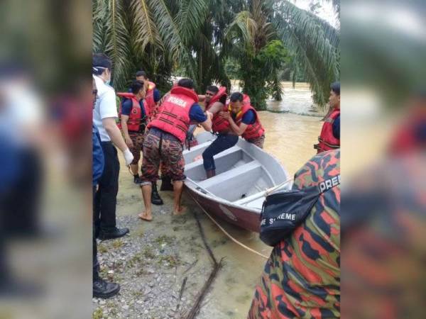Mangsa berjaya diselamatkan selepas dihanyutkan arus deras hampir satu kilometer.