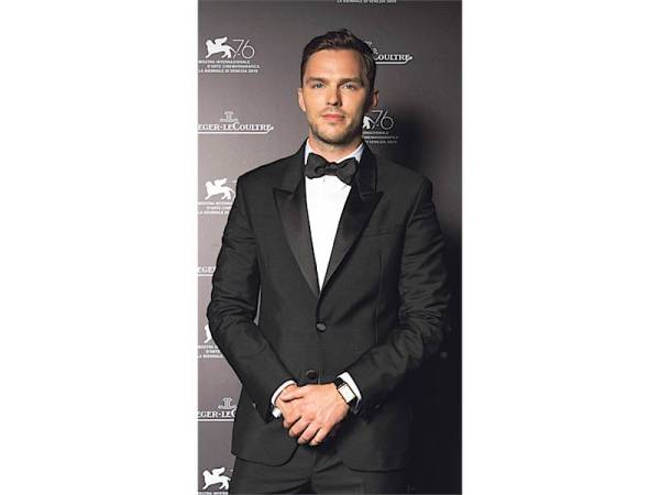 NICHOLAS Hoult juga diraikan sebagai rakan jenama Swiss itu sempena temasya berprestij tersebut.