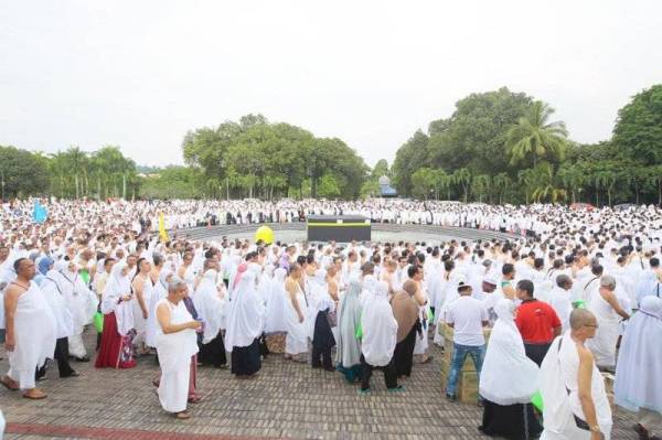 BAKAL jemaah haji mendapat bimbingan dan simulasi latihan amali daripada TH sebelum mereka berangkat ke Tanah Suci Makkah.