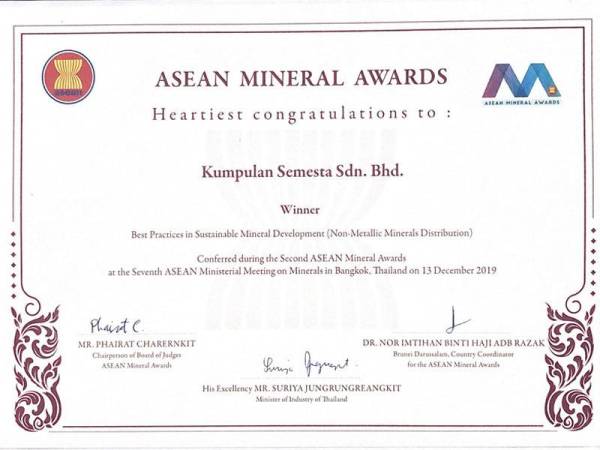 KSSB memperoleh sijil tempat pertama bagi anugerah kategori Amalan Terbaik Dalam Pembangunan Mineral yang Mampan.