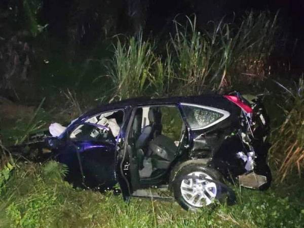 Mangsa tercampak keluar dari kenderaan dan meninggal dunia di lokasi kejadian.