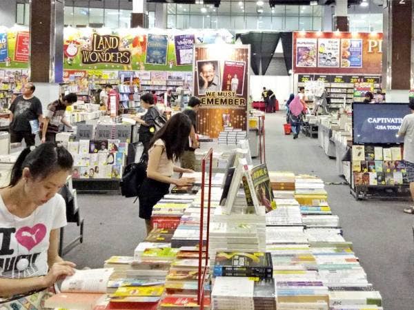 POPULAR Mega Bookfair berlangsung di Mid Valley Exhibition Centre bermula 20 Disember hingga 29 Disember depan.