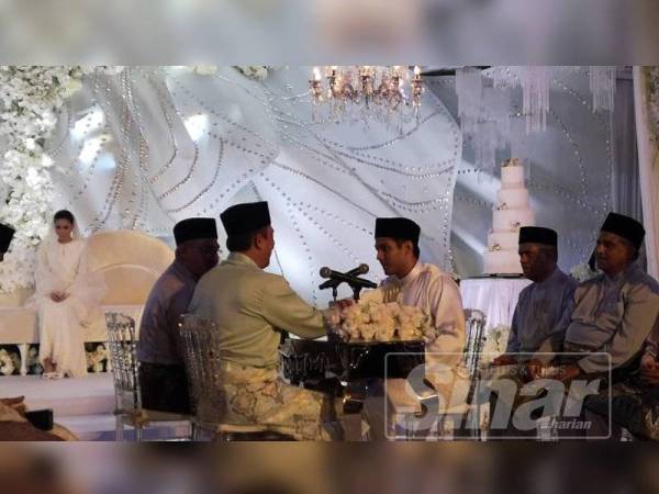 Farah Nabilah kini sah menjadi suri hati kepada juruterbang, Mohammed Amirul Yunus, 28, dengan sekali lafaz tepat.