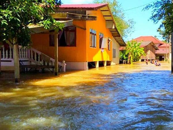 Keadaan terkini air di kawasan Kampung Kolam.