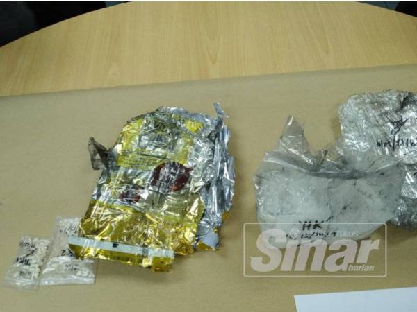 Dadah yang dirampas dibalut dalam bungkusan teh Cina.