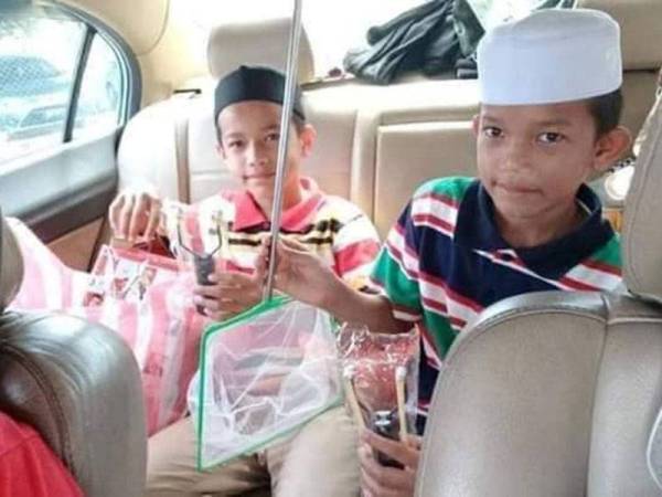 Muhammad Qayyum Darwish (kanan) dan abangnya, Muhammad Aizat Danish yang gagal dikesan sejak Sabtu lalu sedang dijejaki ahli keluarga mereka.