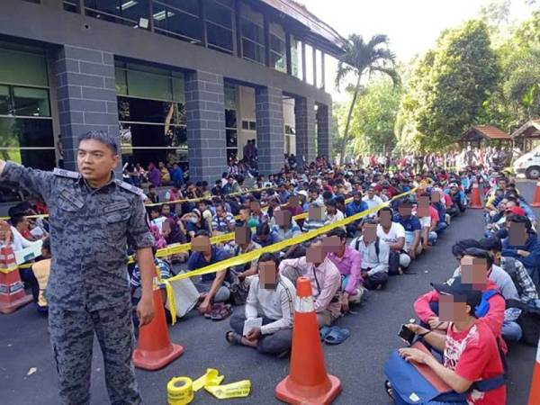 Pendatang asing 'serang' pejabat Imigresen Pulau Pinang