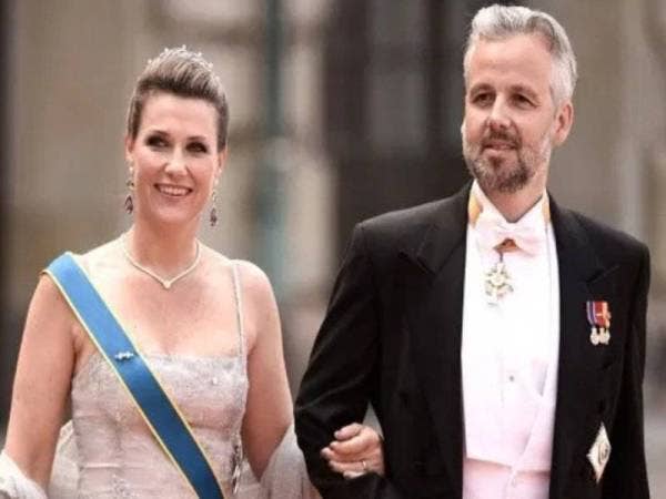 Ari Behn meninggal dunia pada usia 47 tahun dipercayai kerana membunuh diri.
