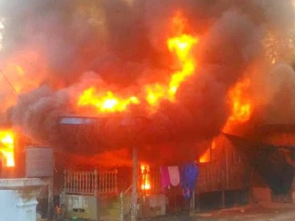 Keadaan rumah Mohd Nor ketika kebakaran.